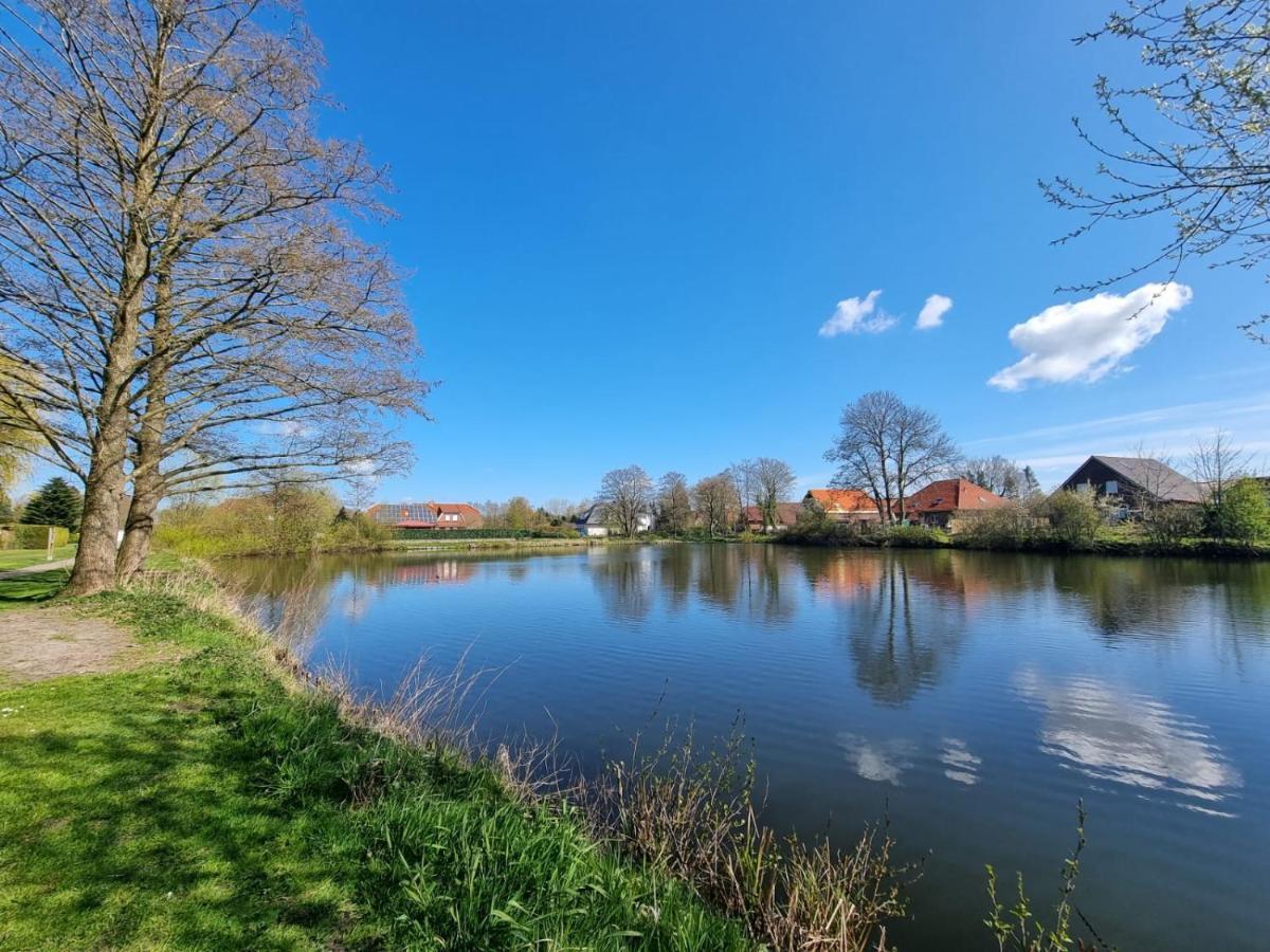 Ferienhaus Steuerbord Im Bootshaus Neßmersiel エクステリア 写真