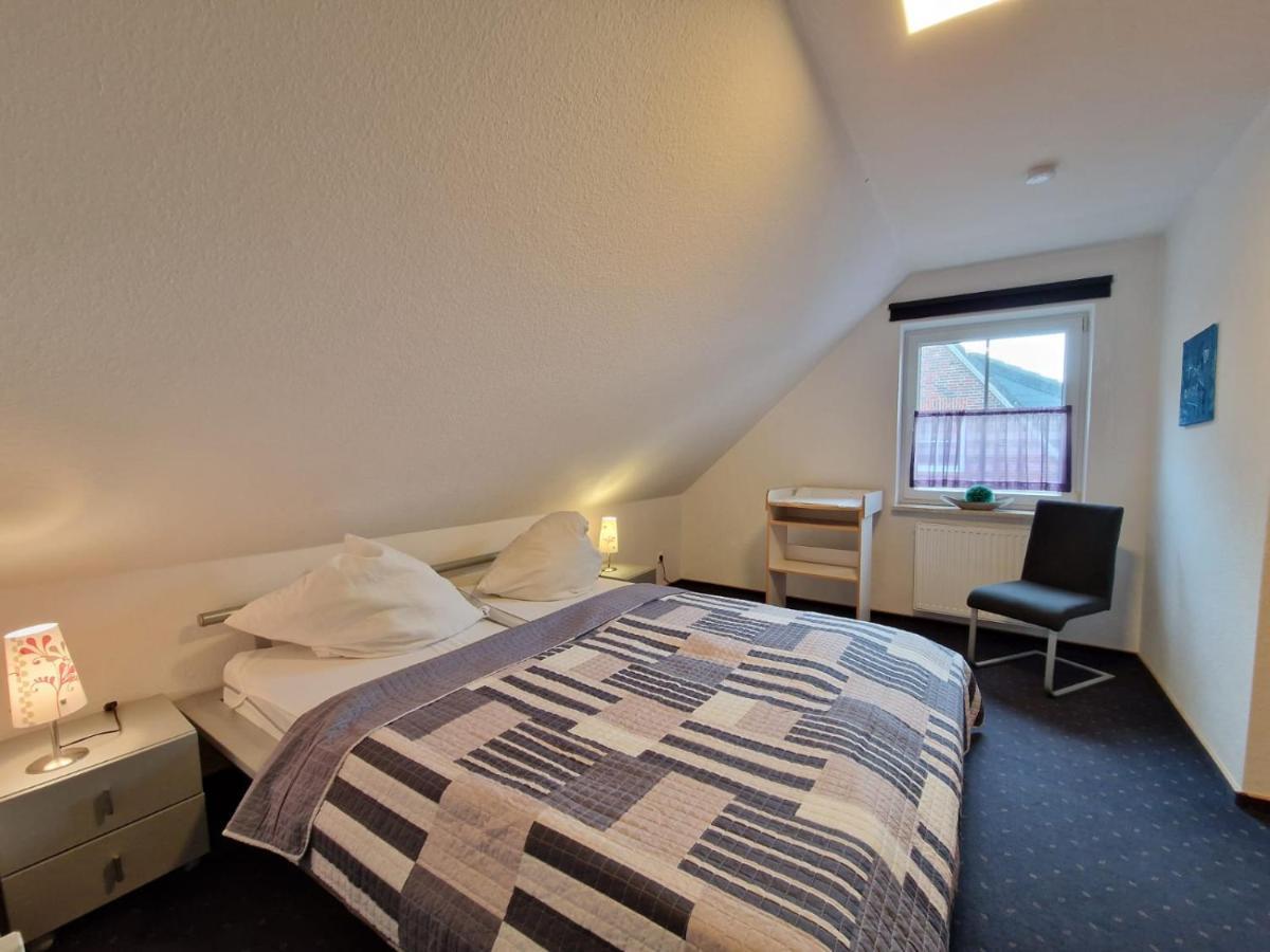 Ferienhaus Steuerbord Im Bootshaus Neßmersiel エクステリア 写真